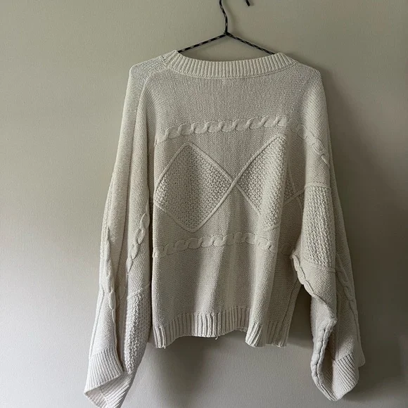 Andthewhy cable knit side sleeve sweater - Picture 6 of 6